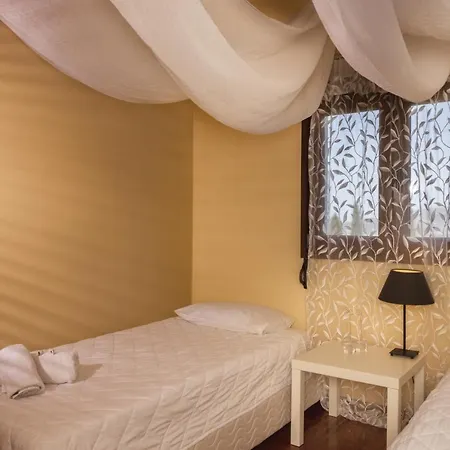 Ark Luxury & Private Mouzákion