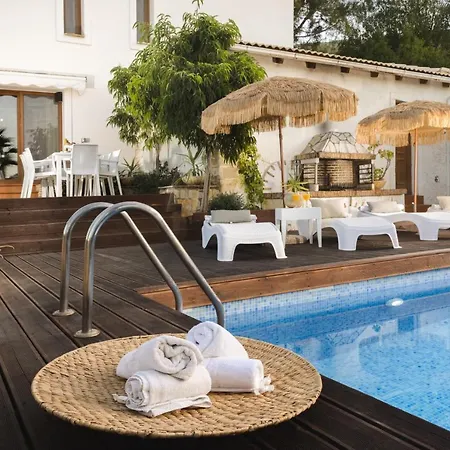 Ark Luxury & Private Mouzákion