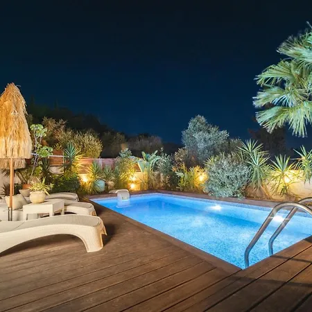 Ark Luxury & Private *