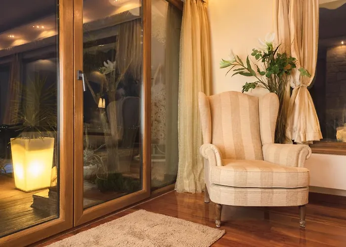 Ark Luxury & Private *