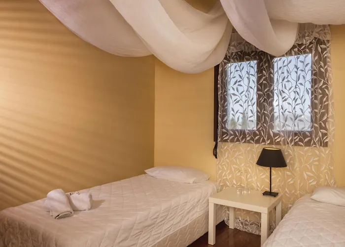 Ark Luxury & Private Mouzákion