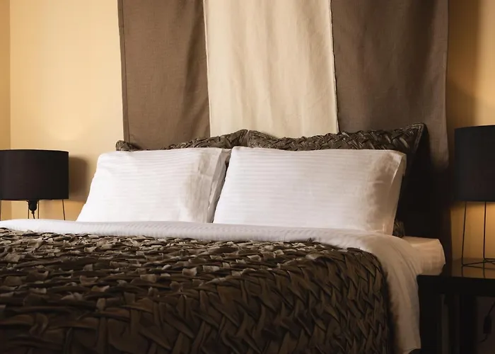 Ark Luxury & Private Mouzákion