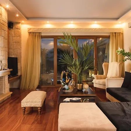 Ark Luxury&private Villa Mouzákion