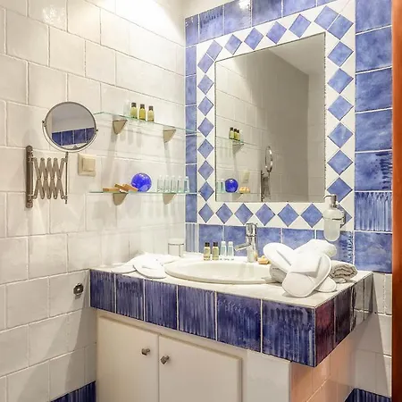 Ark Luxury & Private